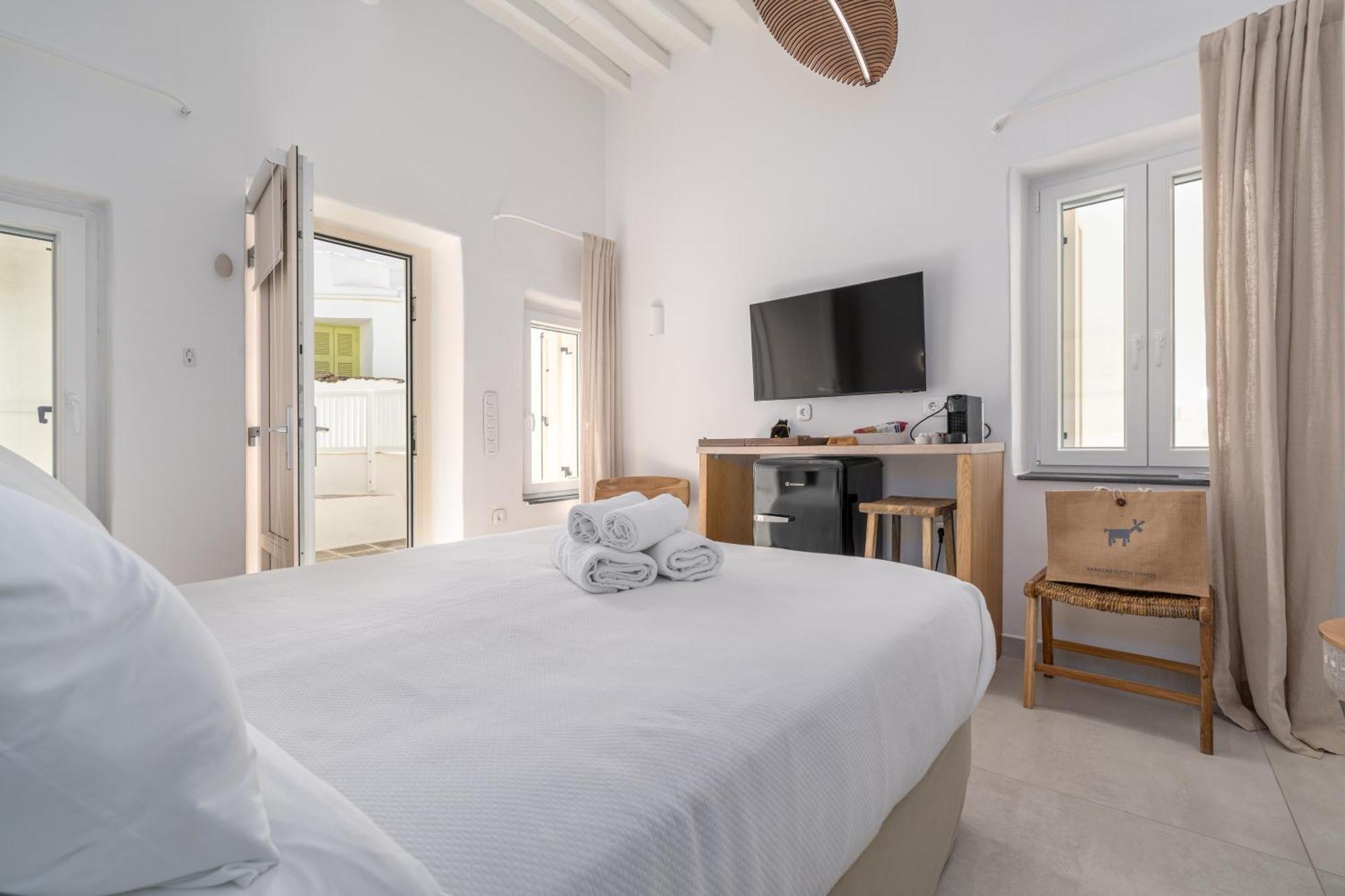 Rabagas Suites - In The Heart Of Sifnos Apollonia  Exterior photo